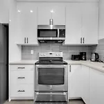 Modern & Spacious Guest Suite