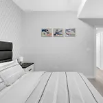 Modern & Spacious Guest Suite