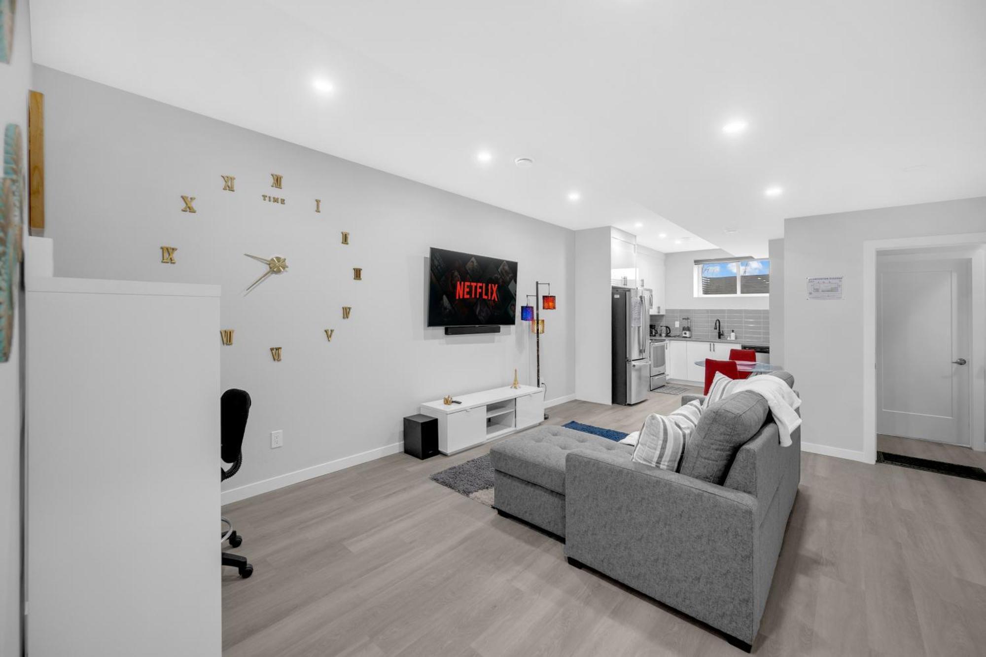 Modern & Spacious Guest Apartment *