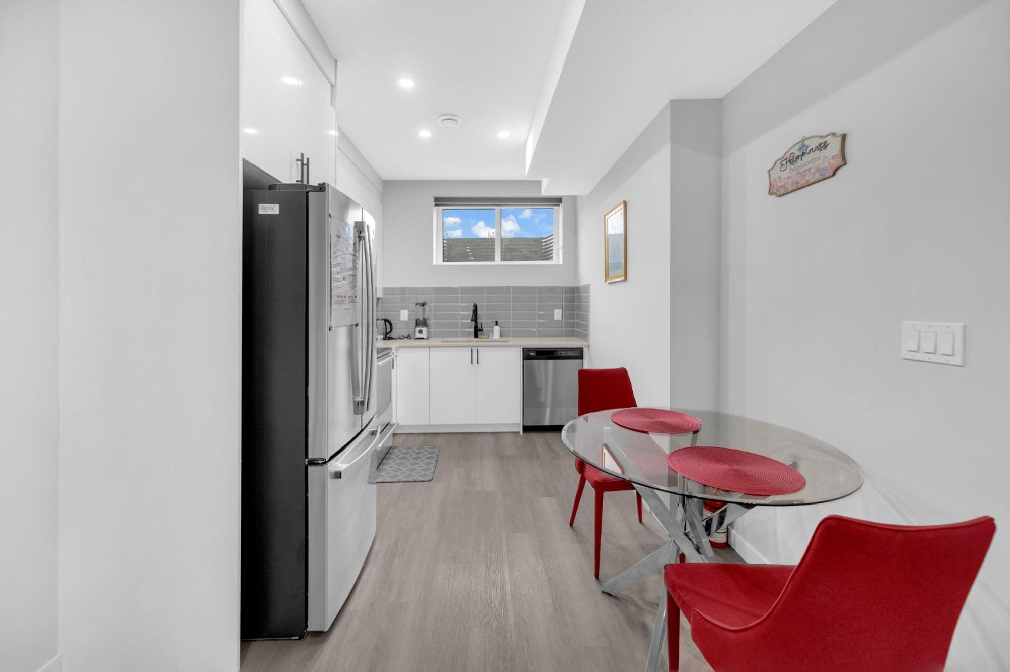 Modern & Spacious Guest